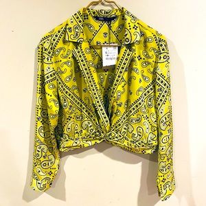 zara • lime green/ yellowish crop top blouse/ paisley print